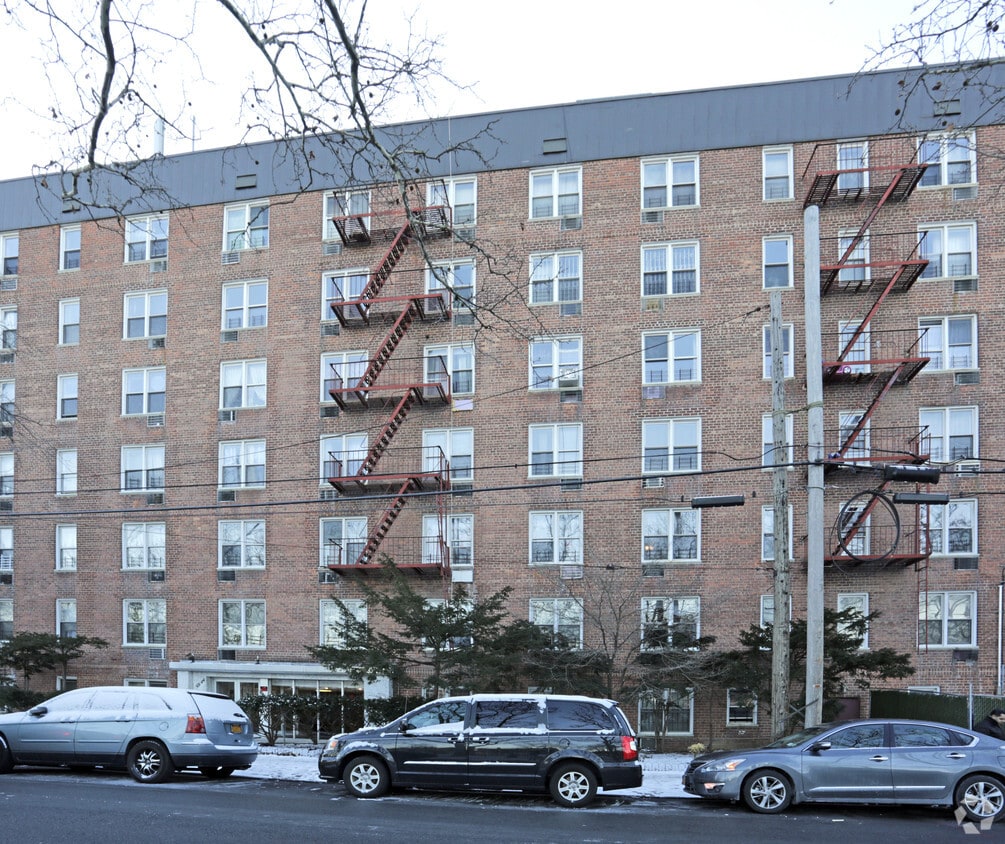 9944 62nd Ave, Rego Park, NY 11374 9944 62nd Ave Rego Park, NY