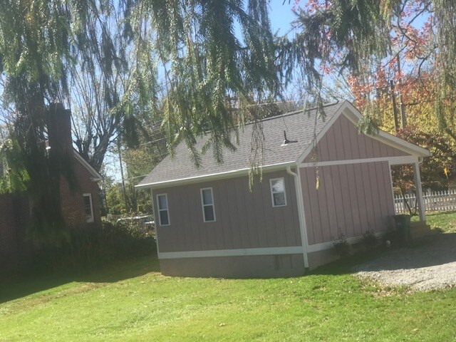Foto del edificio - 606 Ray Ave