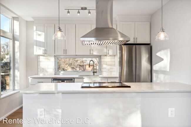 Foto del edificio - 2 br, 1 bath House - 129 Varnum Street NW  #5