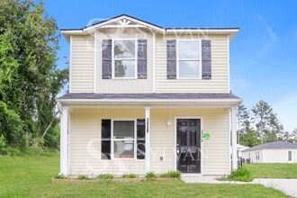 Building Photo - 2408 Luxembourg Dr