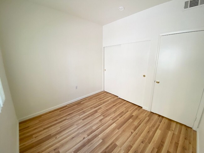 Foto del edificio - 3400 Cabana Dr