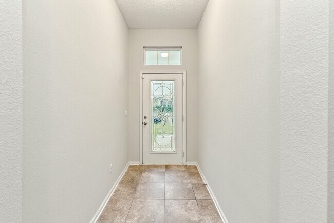 Building Photo - Spacious 4-Bedroom, 2 Full Baths home!