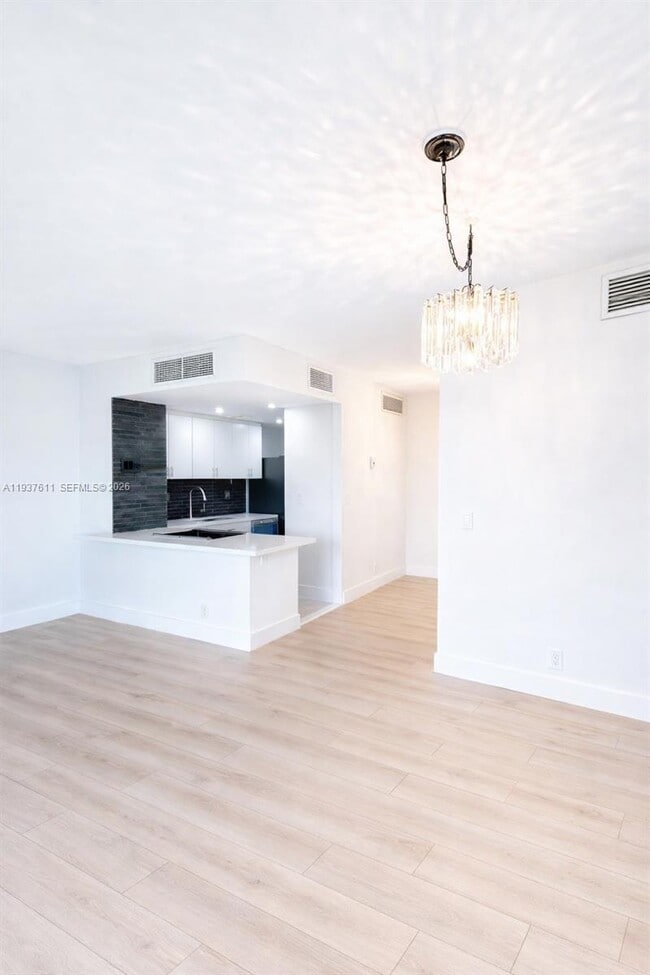 Building Photo - 880 NE 69th St