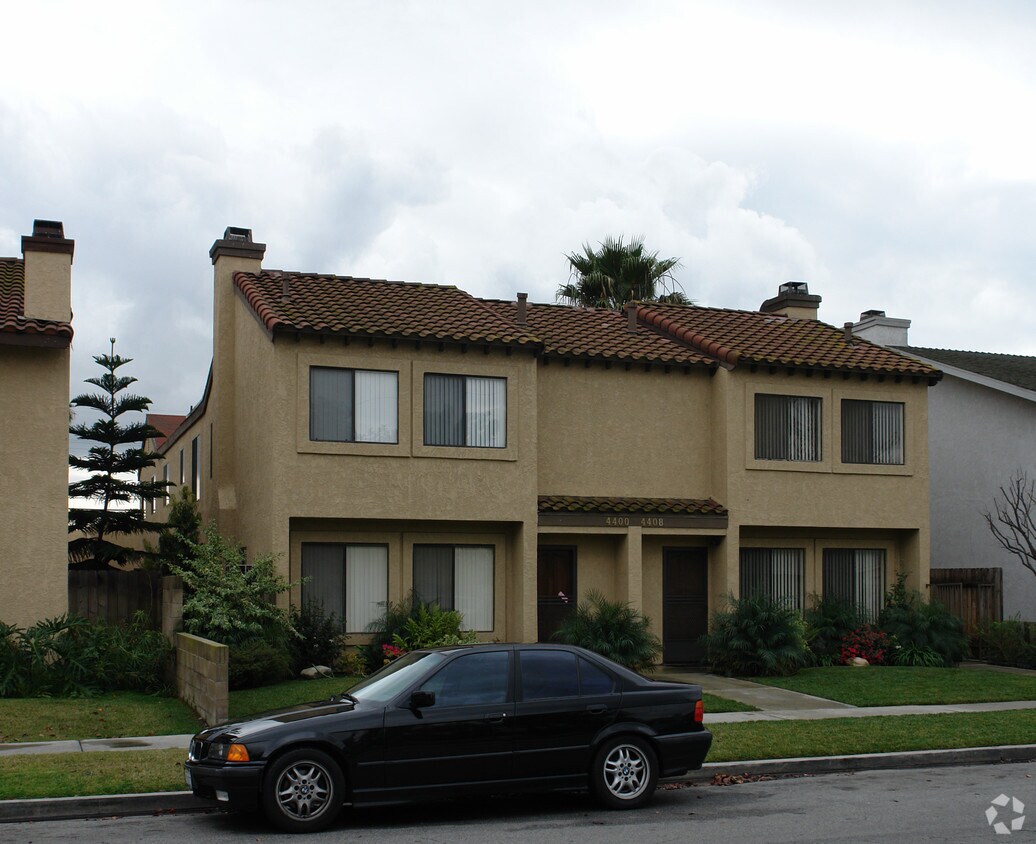 Foto del edificio - 4400-4408 Howard Ave