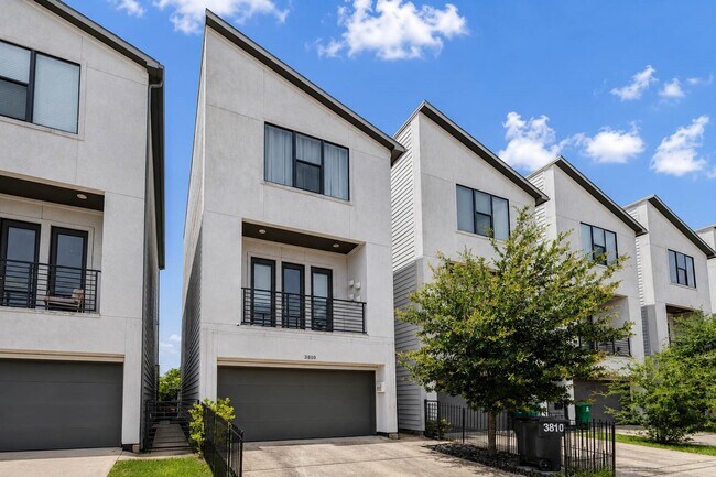 Building Photo - 3810 Leeland St