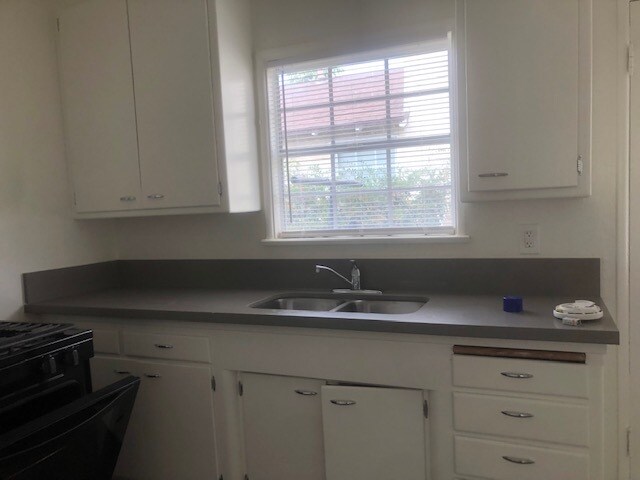 Kitchen - 3946 Sawtelle Blvd