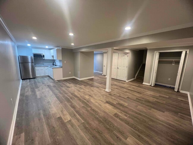 Building Photo - 6708 Martindale Ct