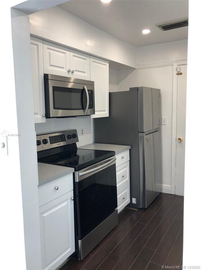 Building Photo - 1150 Madruga Ave