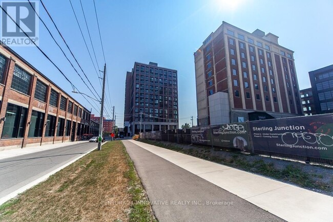 Building Photo - 181-1181 Sterling Rd