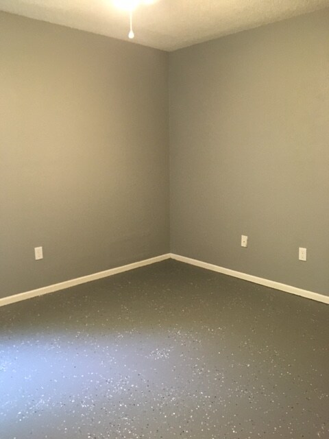 Building Photo - 1901 E Johnson Ave