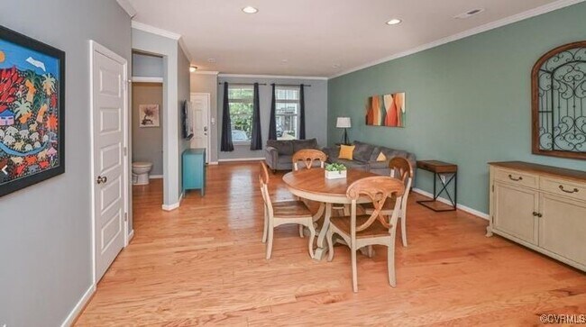 Foto del edificio - 8013 Rutland Village Dr