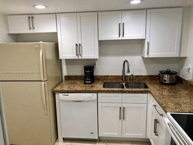 Foto del edificio - 4394 NW 9th Ave