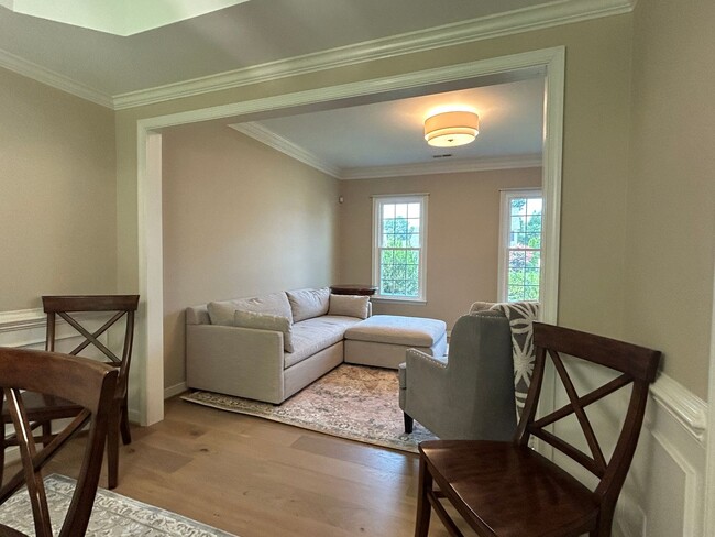 Building Photo - Wonderful Glen Allen Cul de sac home