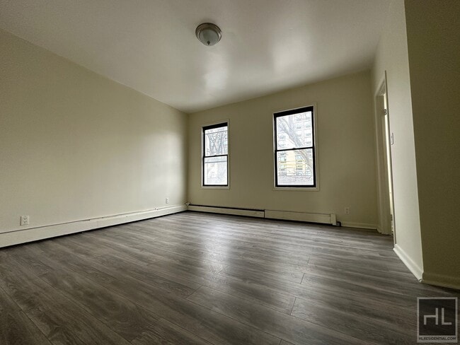 Building Photo - 95 AVENUE
