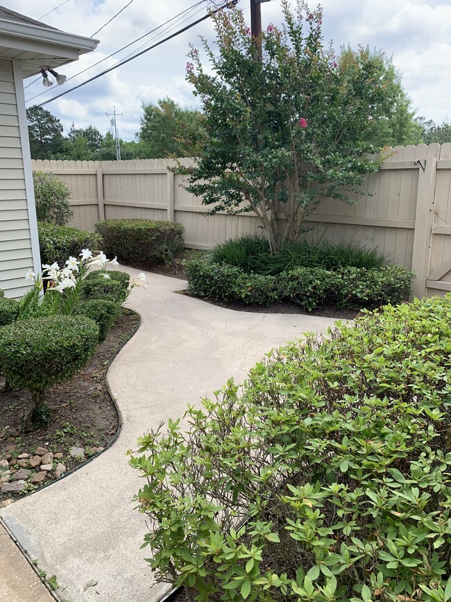 Building Photo - 7765 Pecan Dr