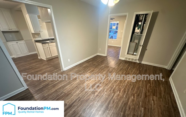 Building Photo - 6297 Macon Rd
