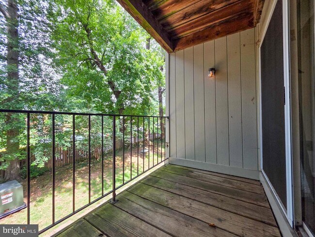 Building Photo - 7758 New Providence Dr