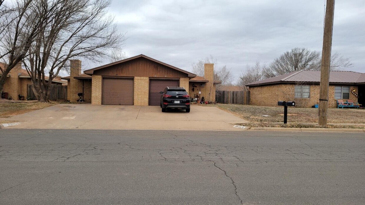 Foto principal - 7816 Avenue U