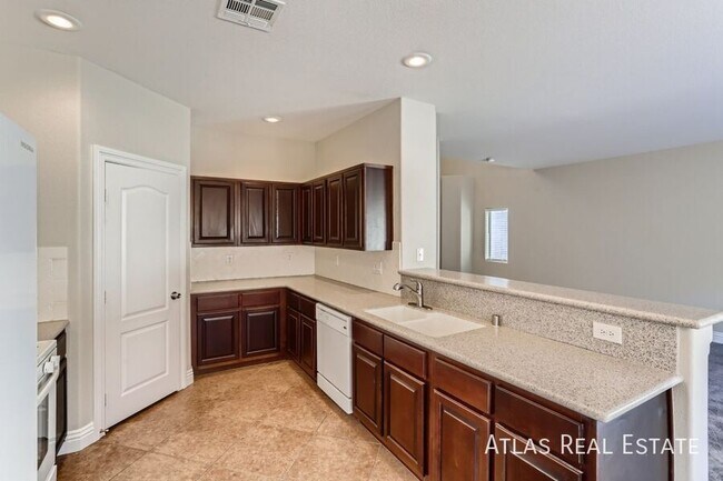 Foto del edificio - 5091 Moose Falls Dr