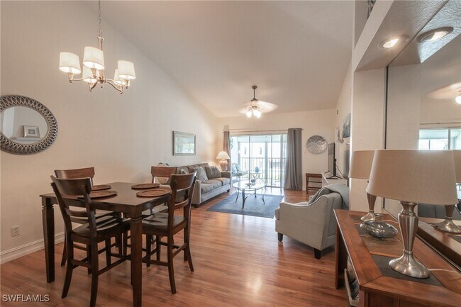 Foto del edificio - 1300 Misty Pines Cir