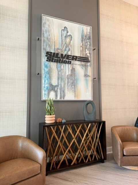 Entrada a la casa club - Silver Station Apartment Homes