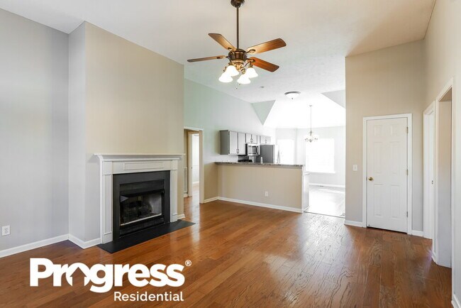 Building Photo - 300 Parrish Crest