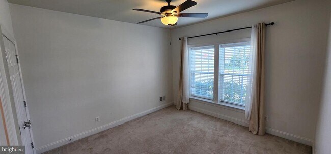 Building Photo - 303 Pink Azalea Terrace SE
