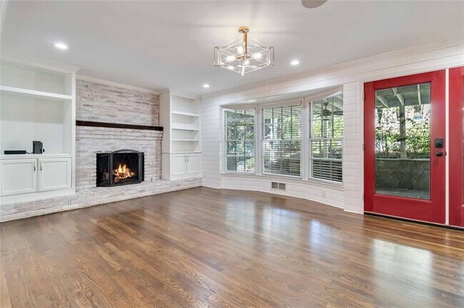 Foto del edificio - 1655 Broughton Ct