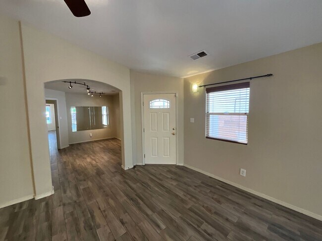Building Photo - 3 Bedroom + Office  Home Available Near Pa...