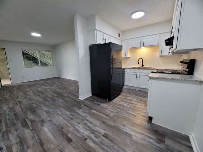 Foto del edificio - 1215 N Cooper St