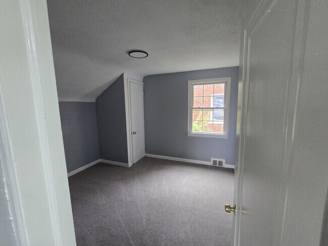 Foto del edificio - 5026 Philip St