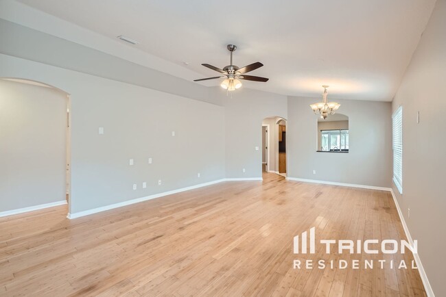 Foto del edificio - 30634 White Bird Ave