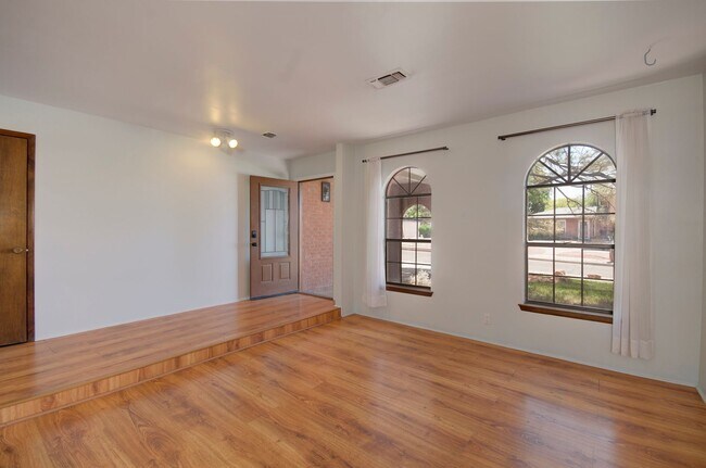 Foto del edificio - Amazing 3 Bedroom in the Academy Neighborhood