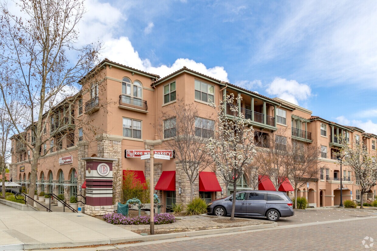 Edificio 20560 Town Center Ln - Villagio Civic Park