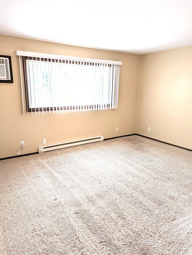 Oakview 100 Oak St Hiawatha, IA