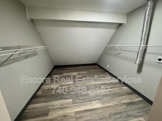 Foto del edificio - 563 Brookside Ct