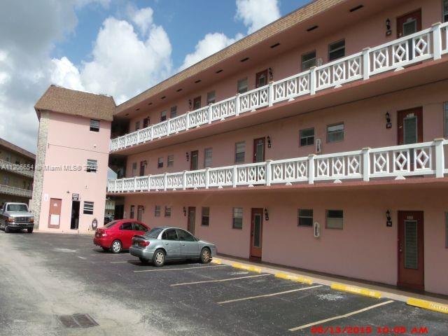 Foto principal - 5021 W Oakland Park Blvd