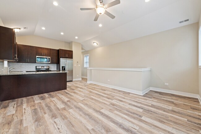 Foto del edificio - 6450 S Ellis Ave
