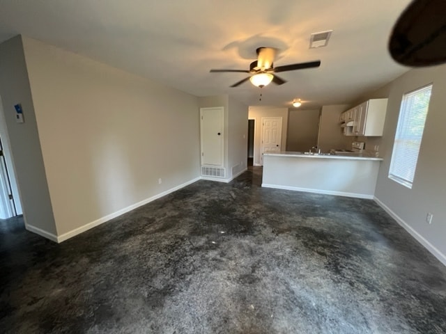 Building Photo - 2582 Dakar Ave