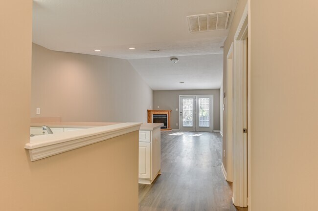Building Photo - 7028 Reagan Cir