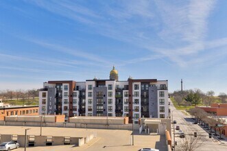 Building Photo - 309 E 5th St