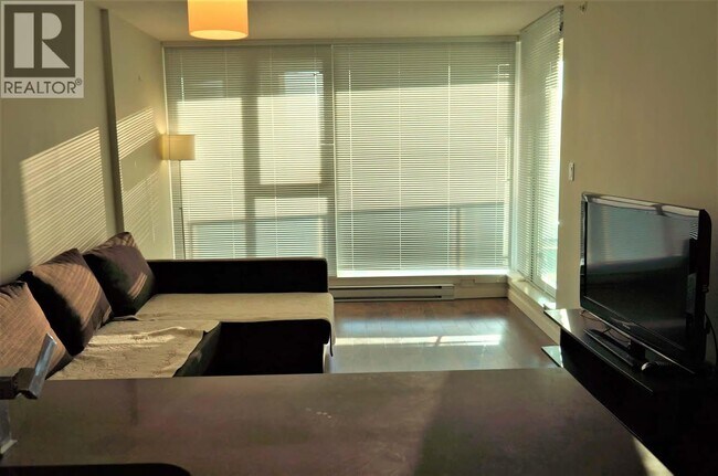 Photo du bâtiment - 7117 Elmbridge Way