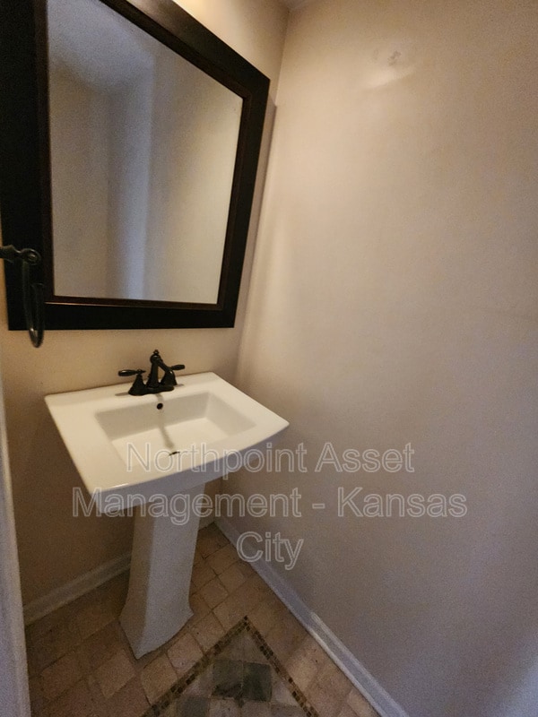 Building Photo - 8542 W 108th Pl