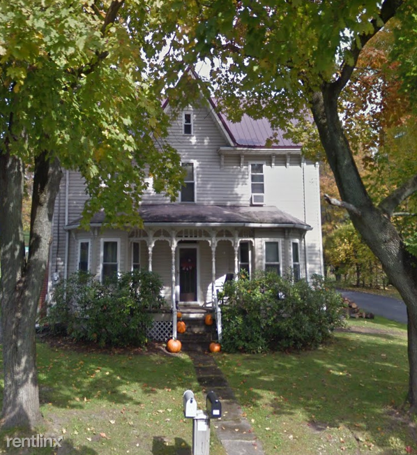 Primary Photo - 4 br, 2 bath House - 240 East Main Street