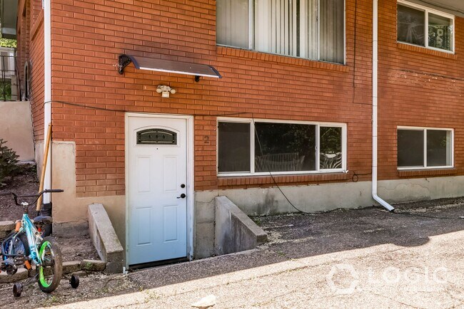 Foto del edificio - 3151 Quincy Ave