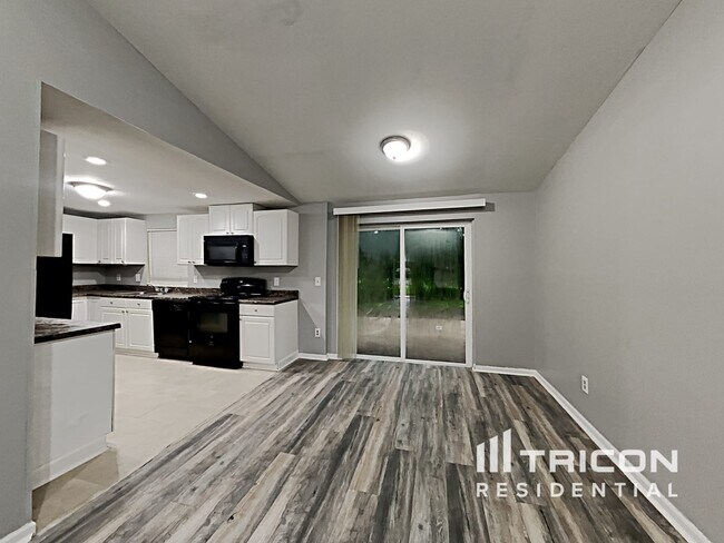 Foto del edificio - 2130 Timber Creek Ct S