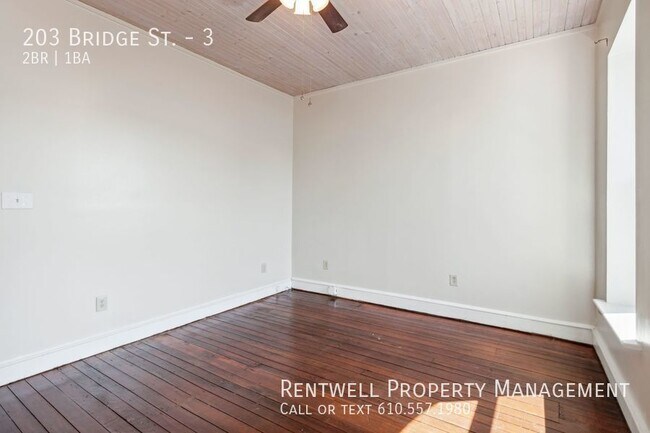 Building Photo - 2 Bedroom Apartment Located in The Heart o...