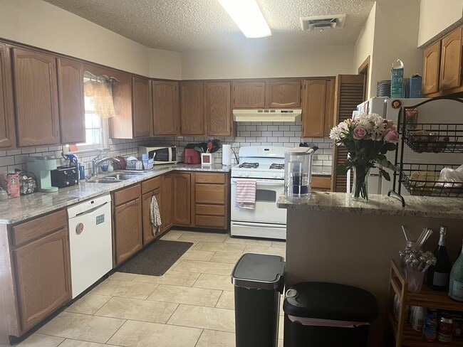 Building Photo - 3811 38th St