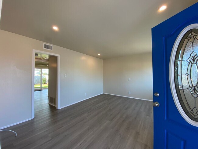 Foto del edificio - Beautiful 55+ Senior Community Single Story Home in Costa Serena!