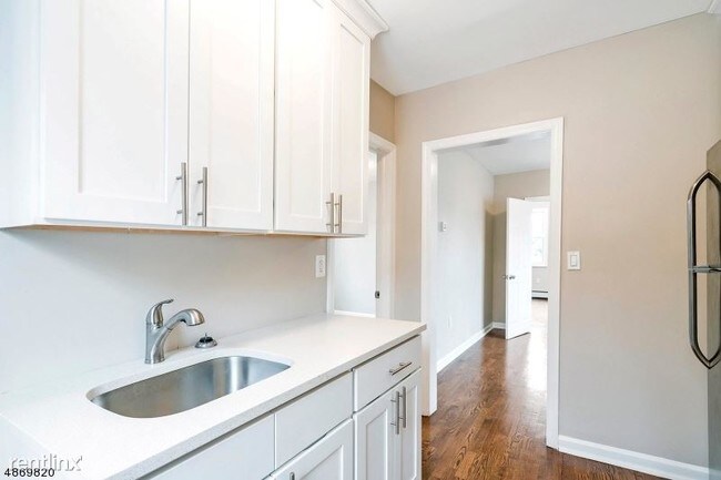 Building Photo - 2 br, 1 bath House - 177 Weequahic Ave Unit 3